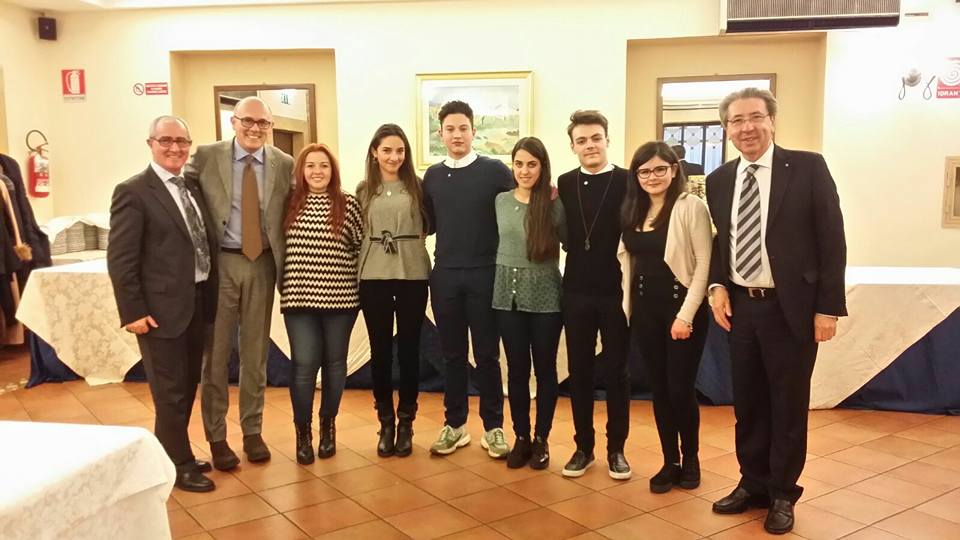 126- Presenze del Governatore - Nuovi soci Interact Piazza Armerina - Piazza Armerina 17 gennaio 2016/001.jpg